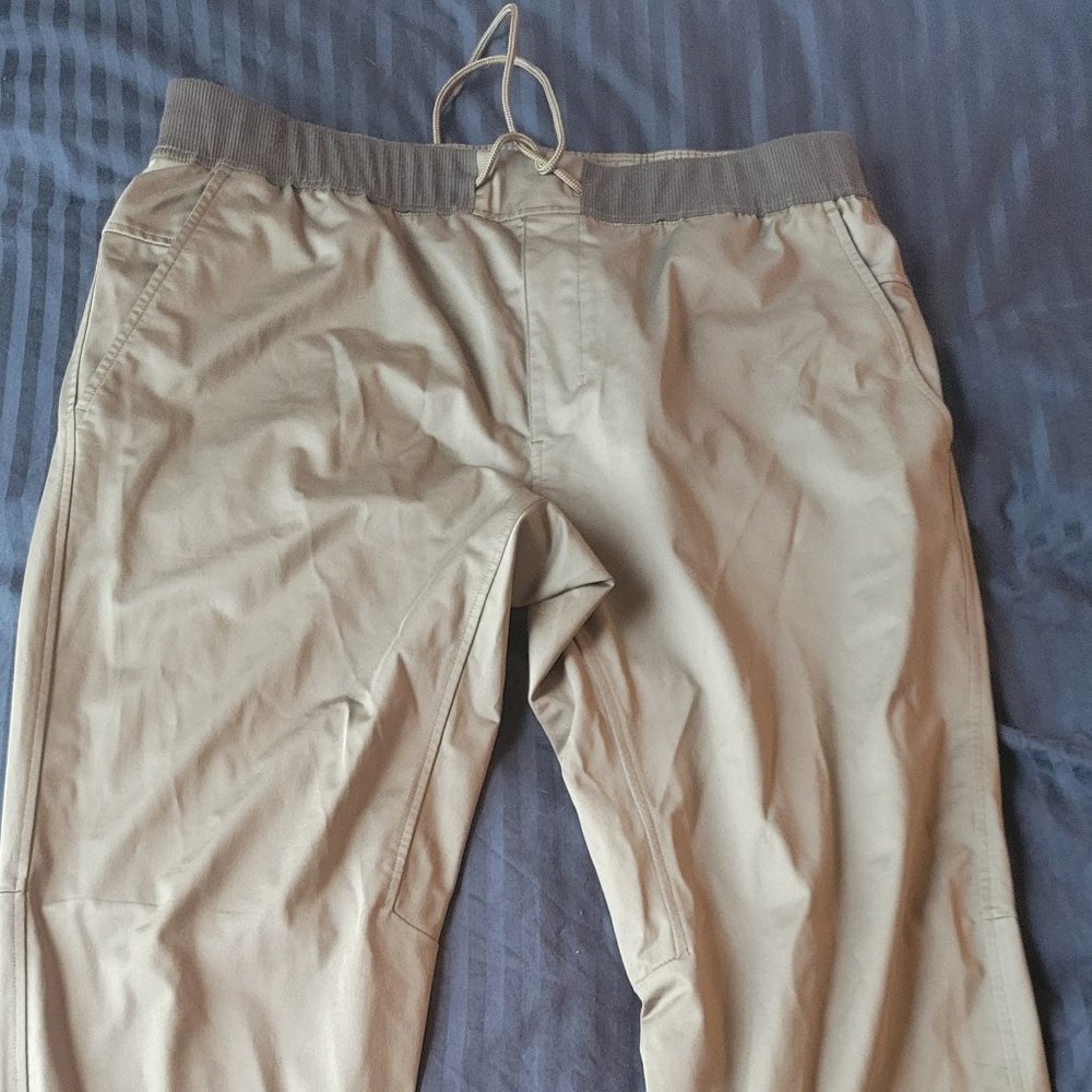 Zyia Men's Olive Premium Jogger 31'